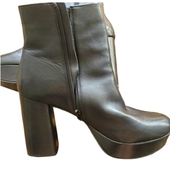 Steve Madden platform booties - Picture 2 of 7